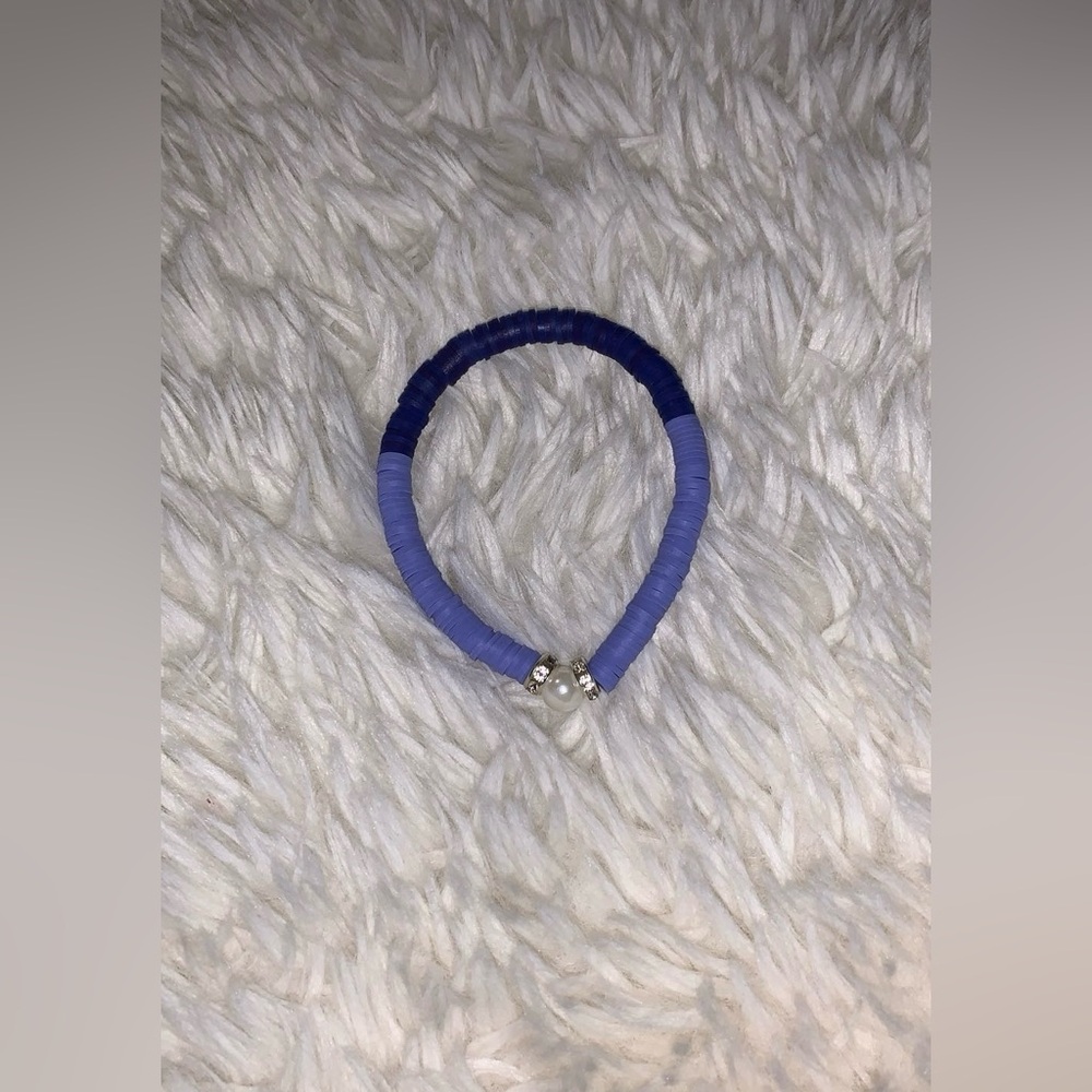 Light Purple & Navy blue clay beaded bracelet with pearls